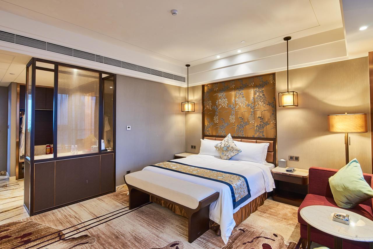 Zhongshan Guzhen Huayu Landmark Hotel Exterior photo